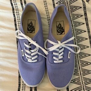 Unisex Purple Vans. Men’s 6.5 Women’s 8.